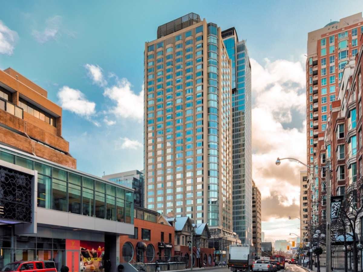 I have sold a property at 1905 155 Yorkville AVE in Toronto
